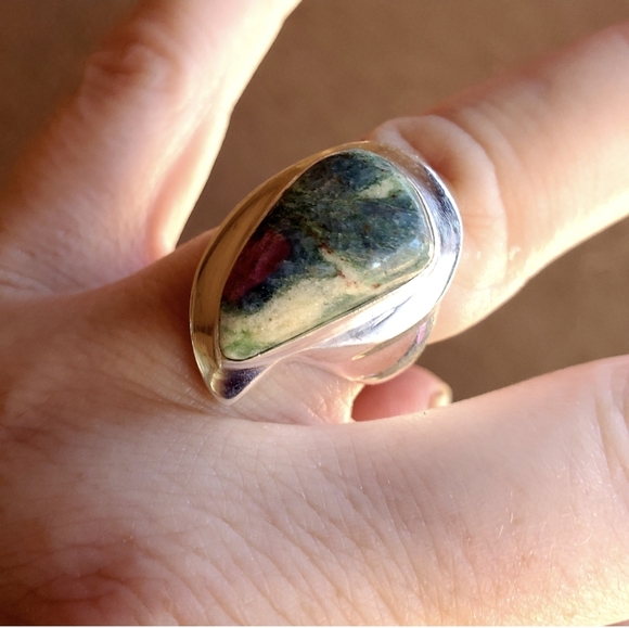 New Men's Ruby Fuchsite 925 Silver Ring. - Picture 5 of 15